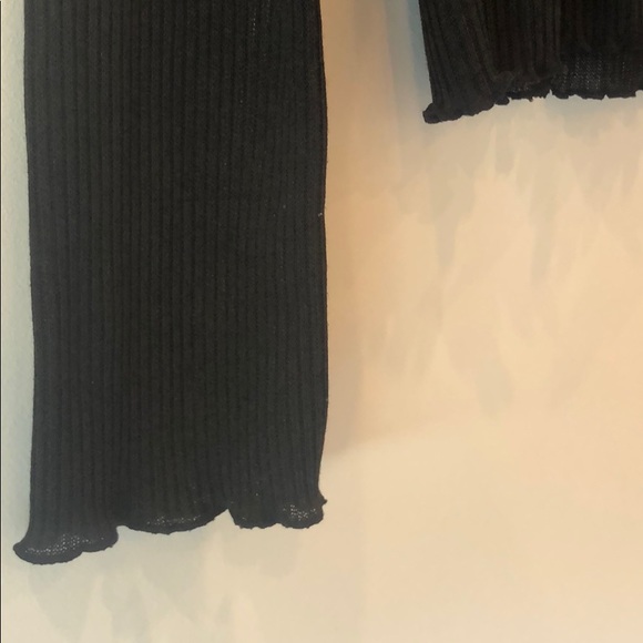 New black thin turtle neck - Picture 3 of 3